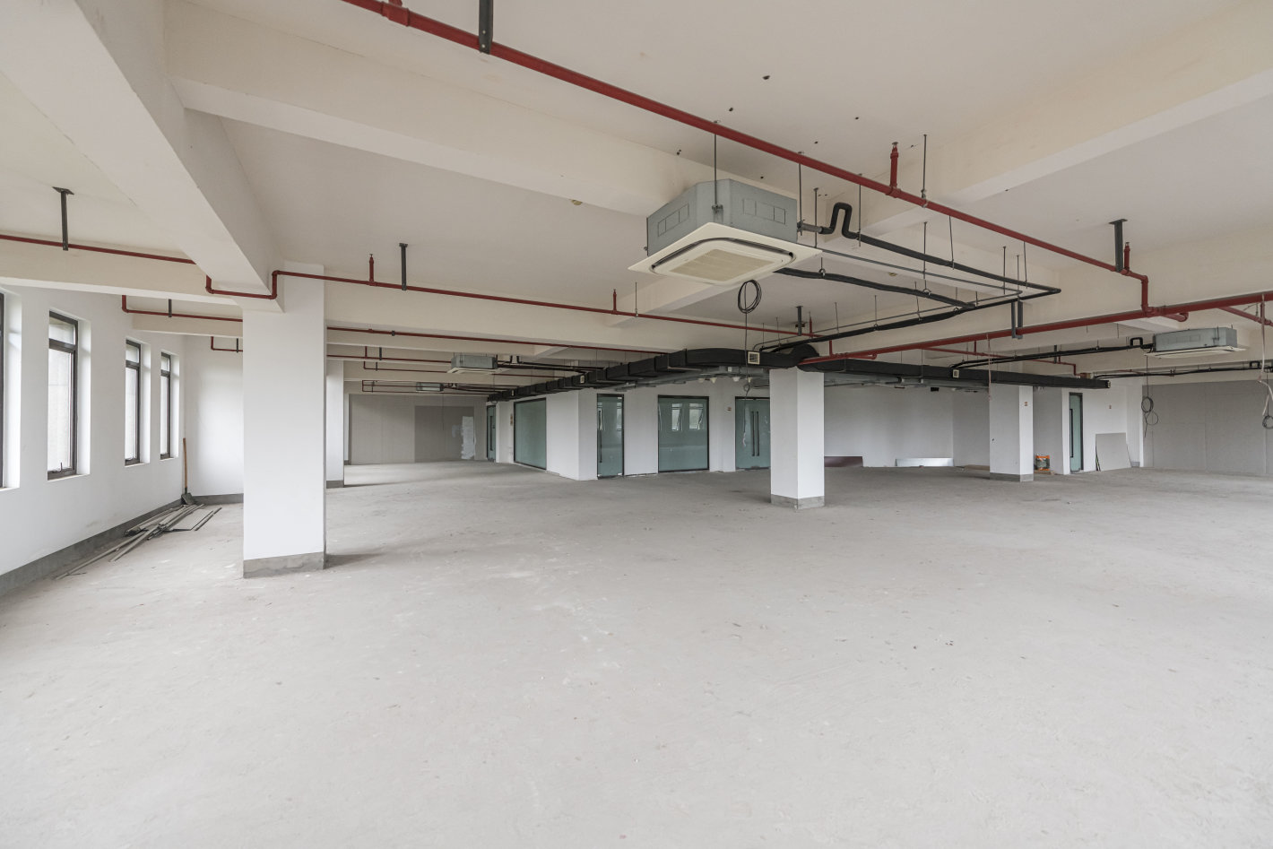 扬子江国际企业广场长宁 扬子江国际企业广场 698平米 毛坯