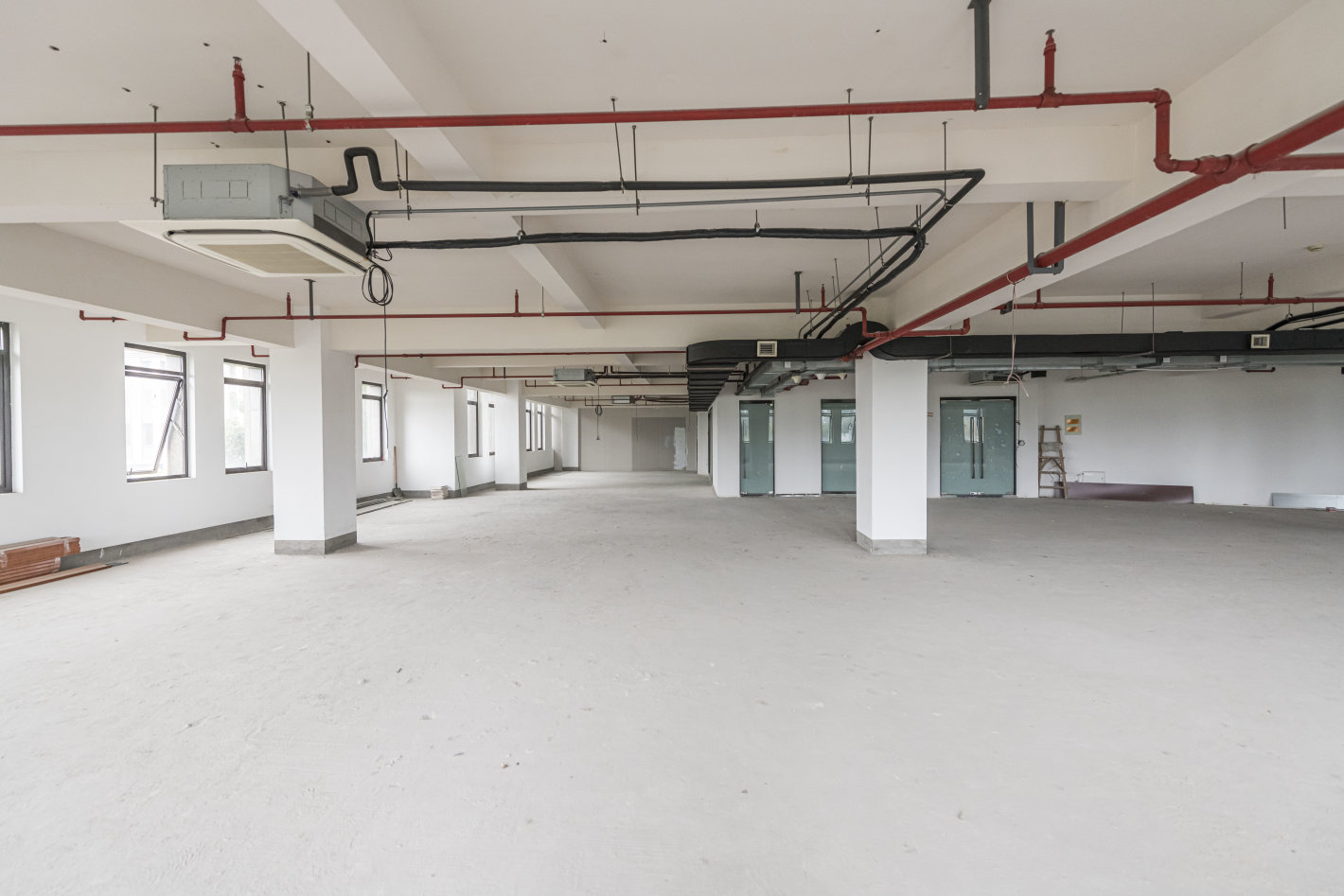 扬子江国际企业广场长宁 扬子江国际企业广场 698平米 毛坯