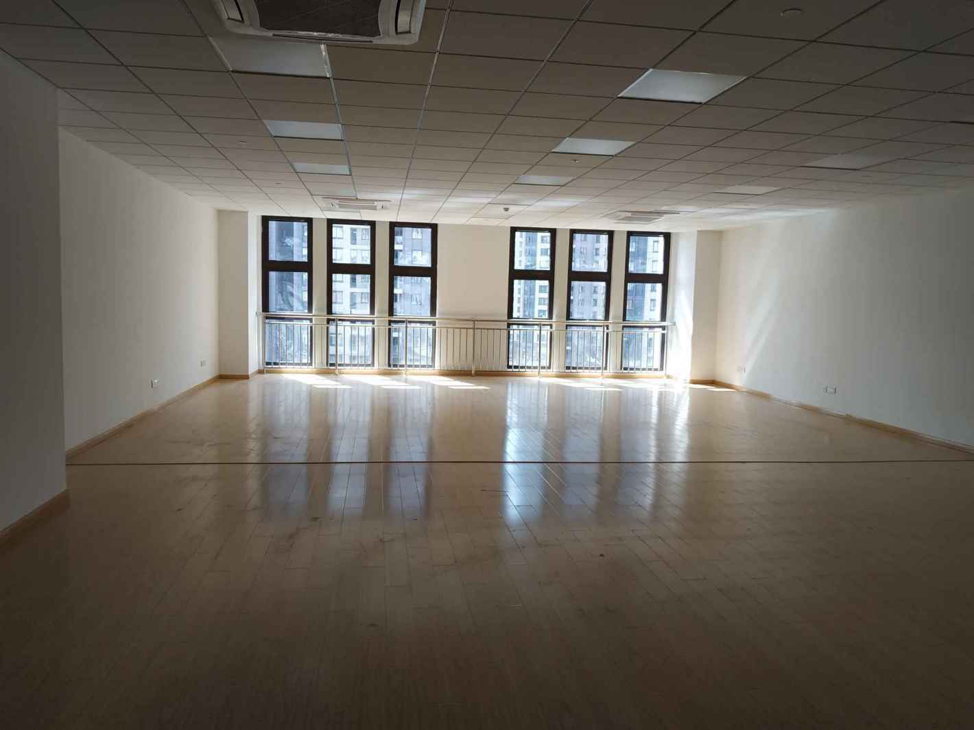 兆丰环球大厦徐汇 兆丰环球大厦 60平米 中等装修