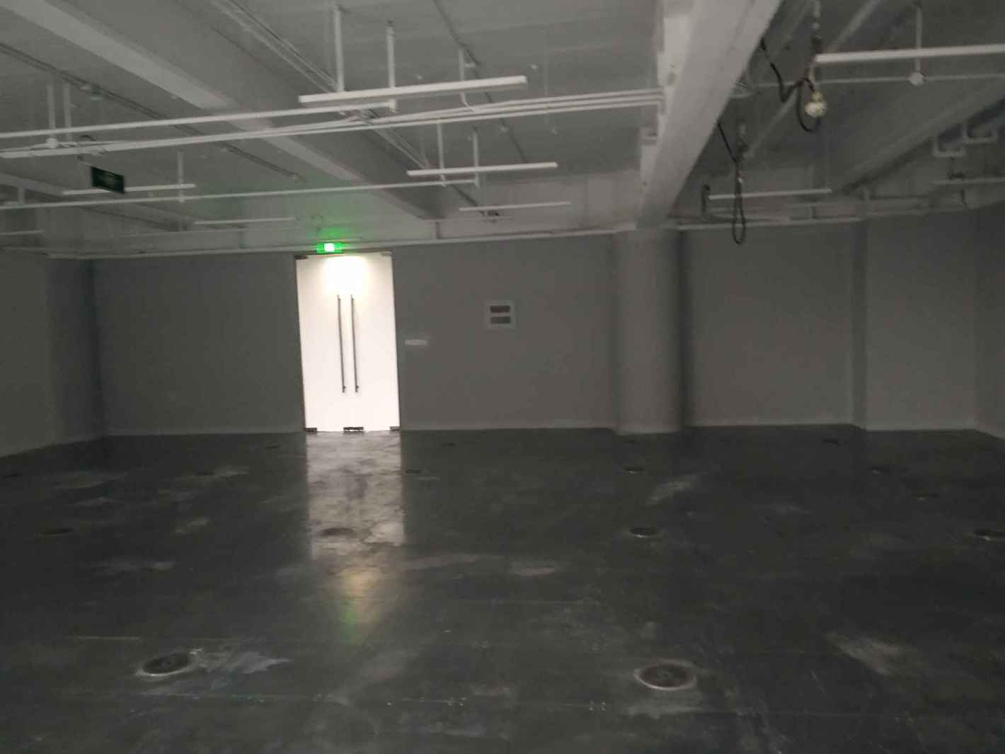 诺亚财富中心（原虹桥新地中心）长宁 诺亚财富中心（原虹桥新地中心） 611平米 简装修