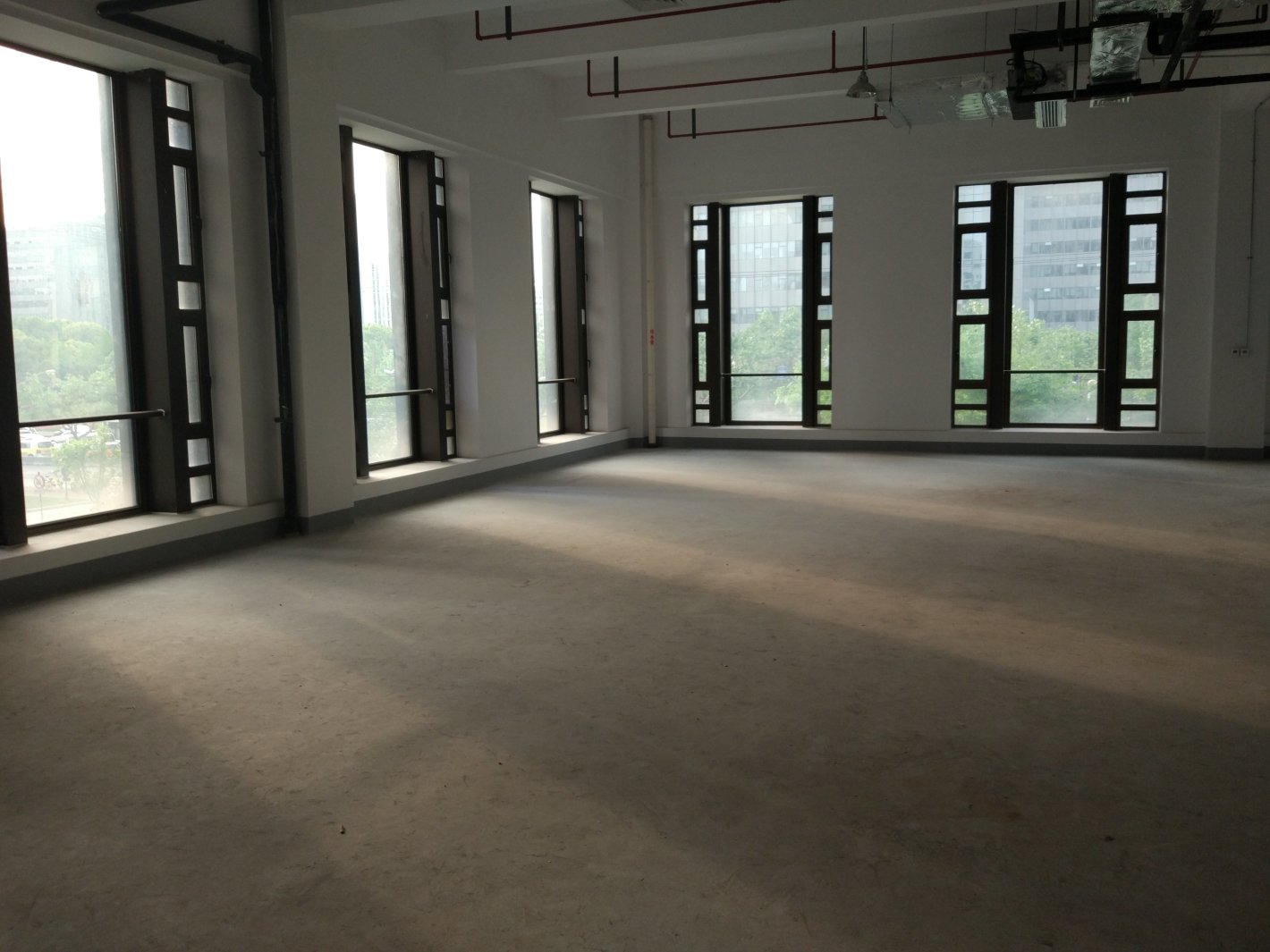 新漕河泾大厦350平米办公室出租-租金价格4.26元/m²/天