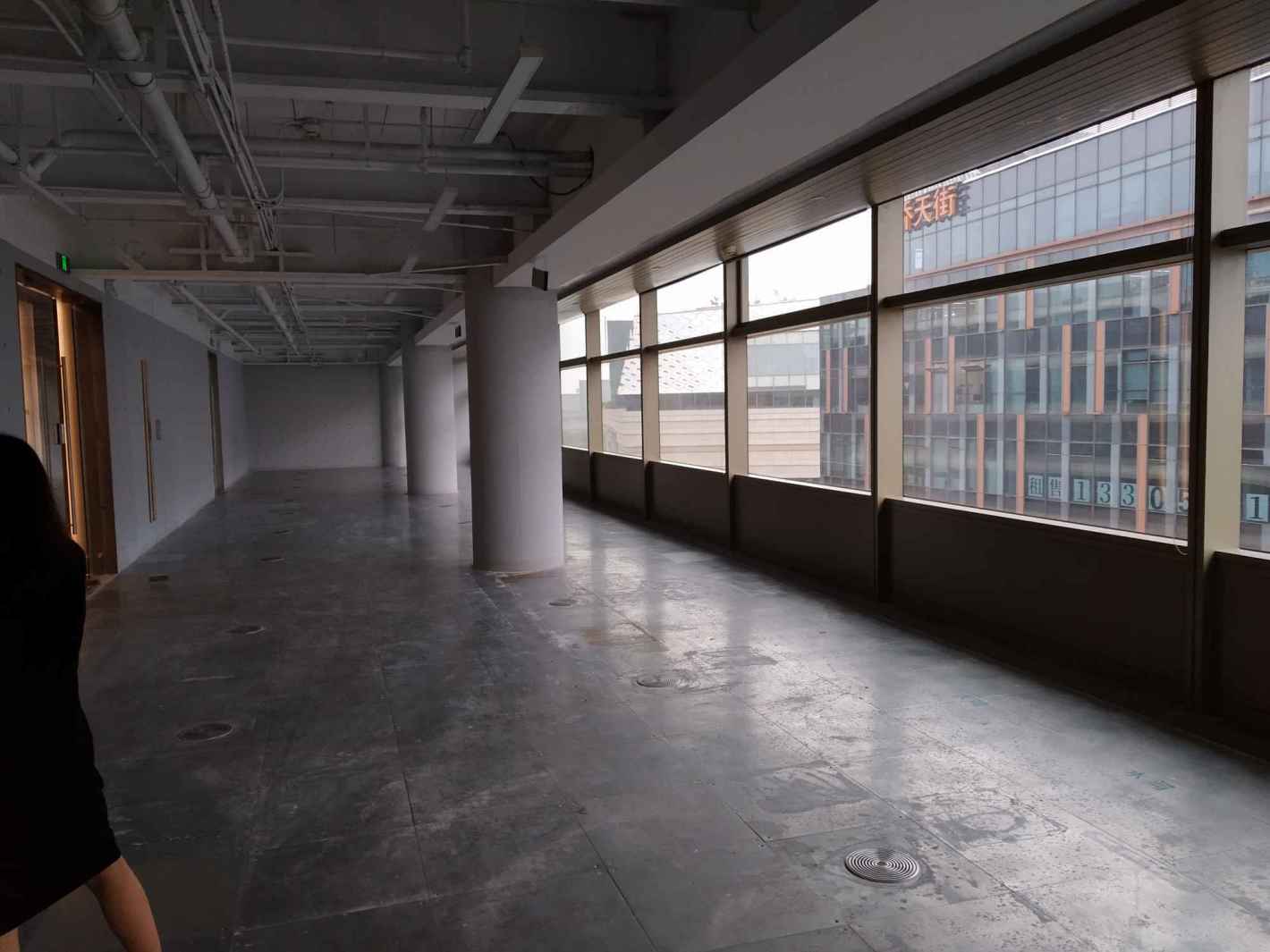 诺亚财富中心（原虹桥新地中心）长宁 诺亚财富中心（原虹桥新地中心） 611平米 简装修