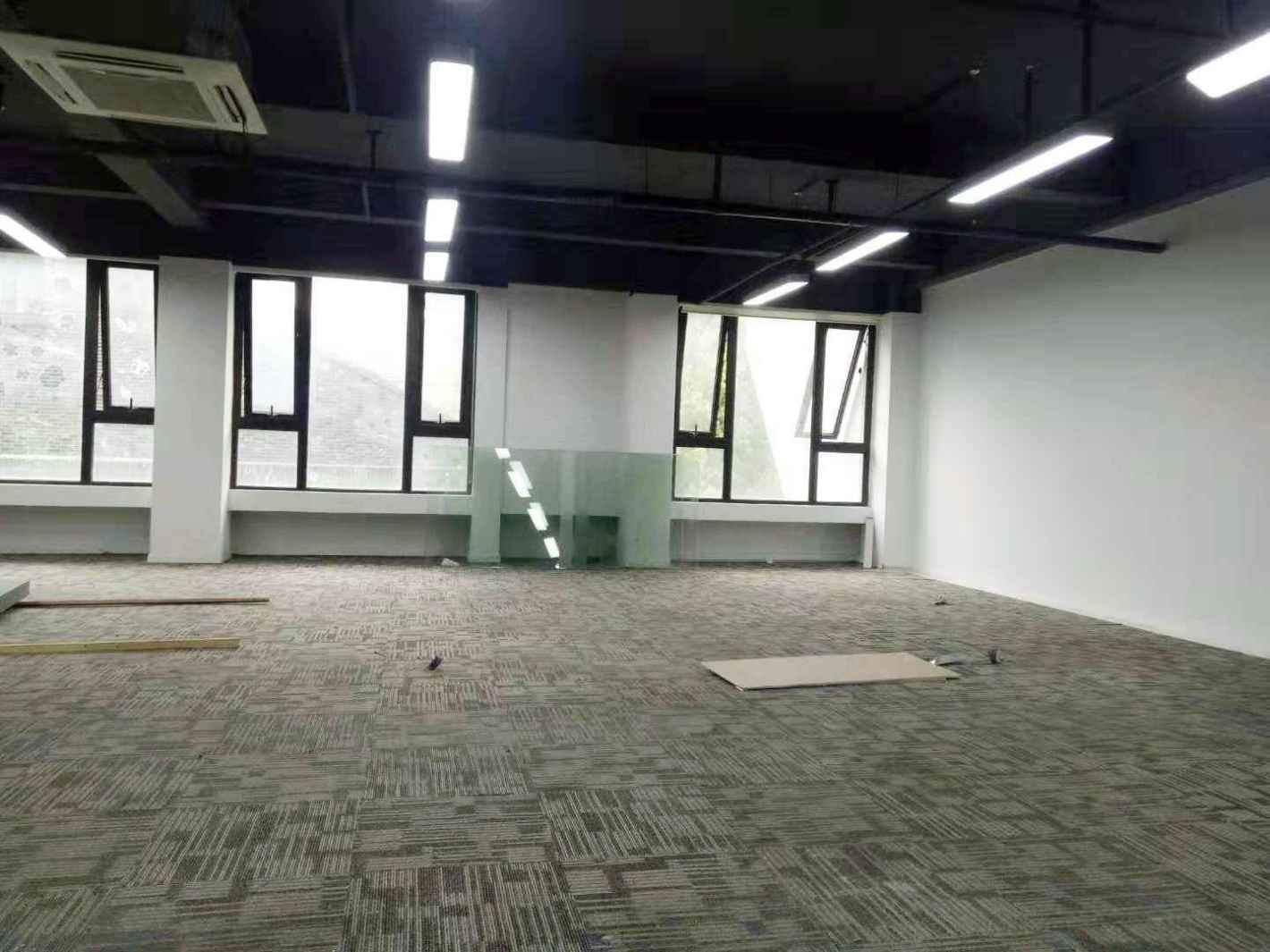 越界·500视觉园351平米办公室出租-租金价格5.88元/m²/天