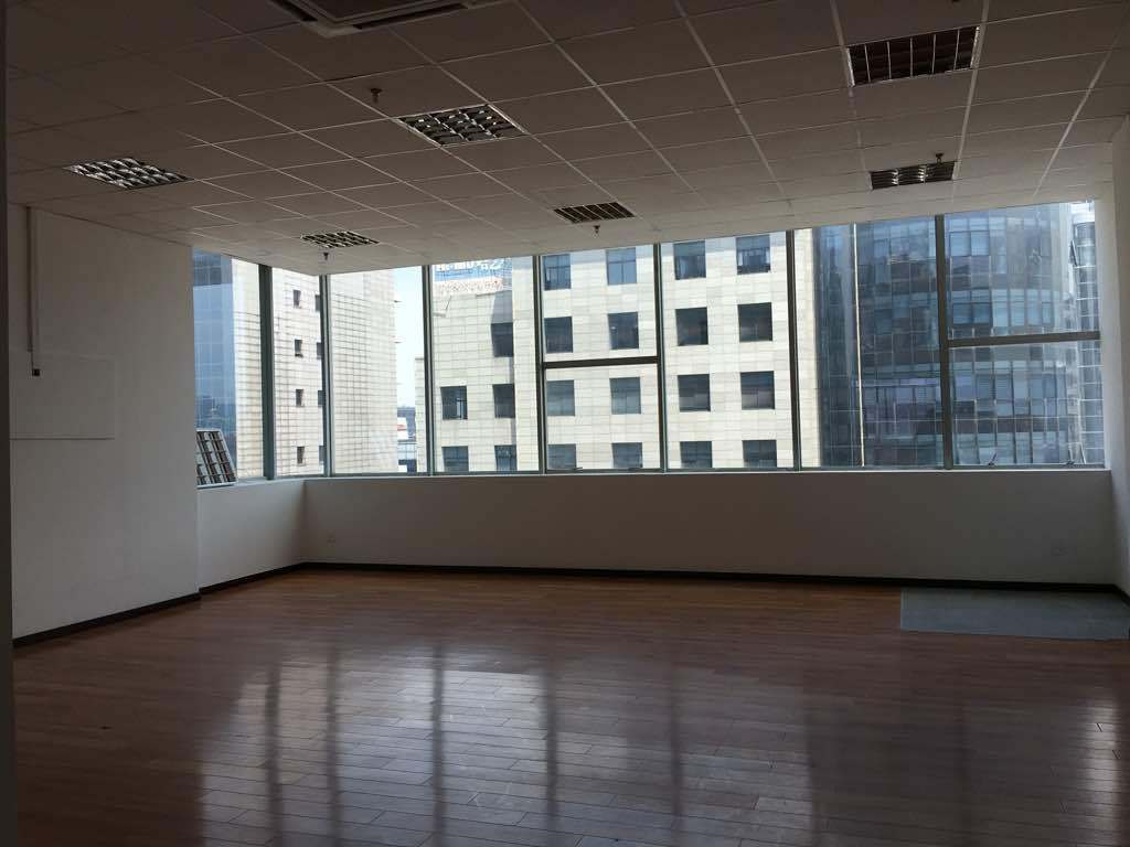 欧银中心134平米办公室出租-租金价格3.24元/m²/天