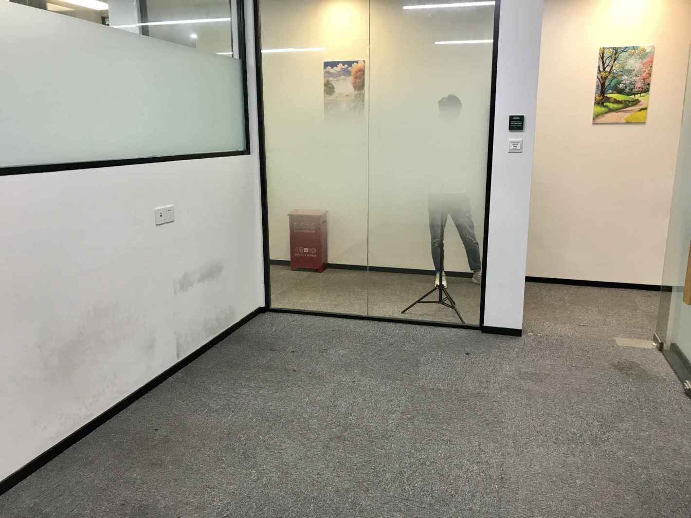 新漕河泾国际商务中心徐汇 新漕河泾国际商务中心 81平米 中等装修