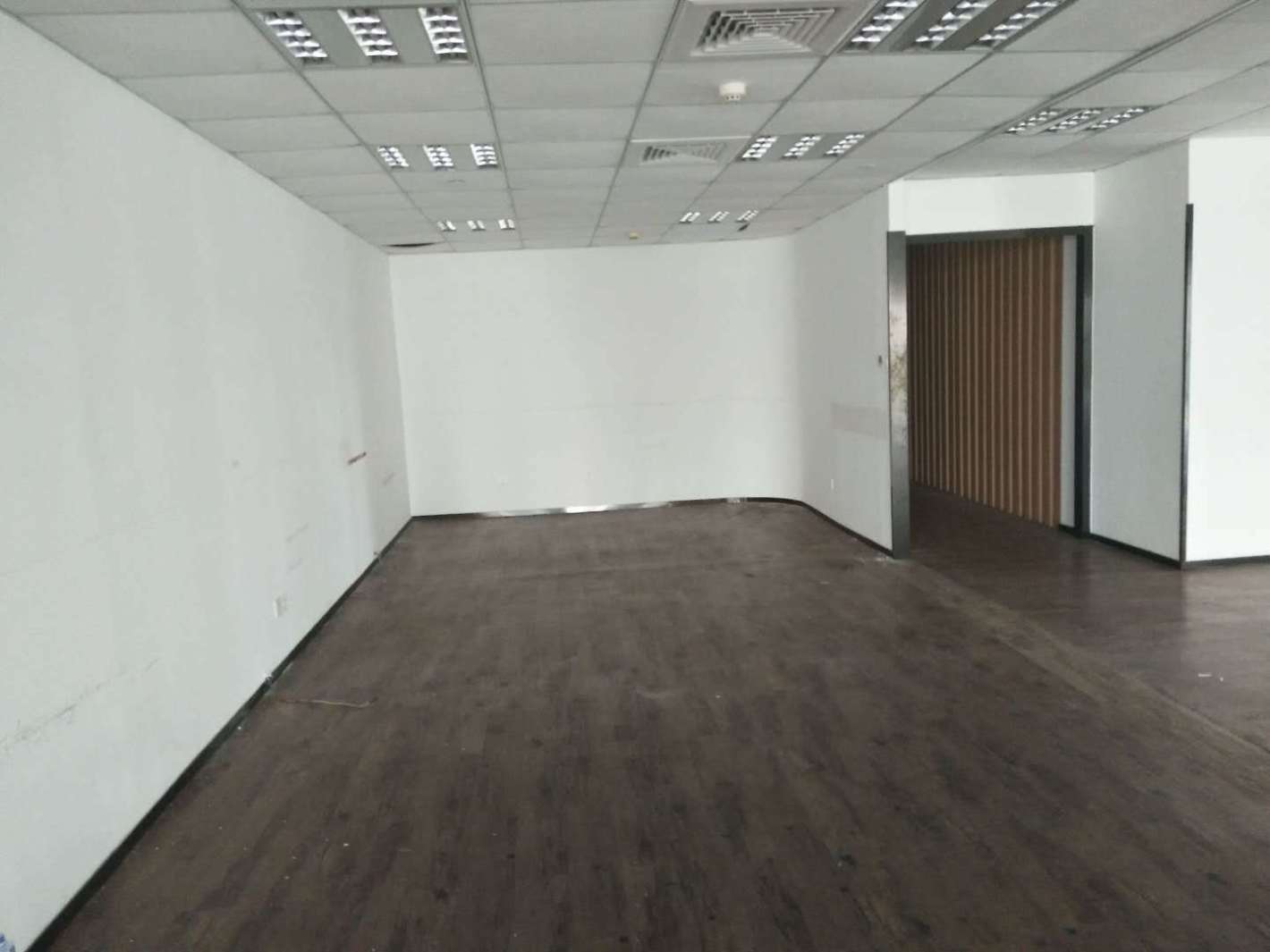 东方投资大厦（原名东方众鑫大厦）静安 东方投资大厦（原名东方众鑫大厦） 1098平米 简装修