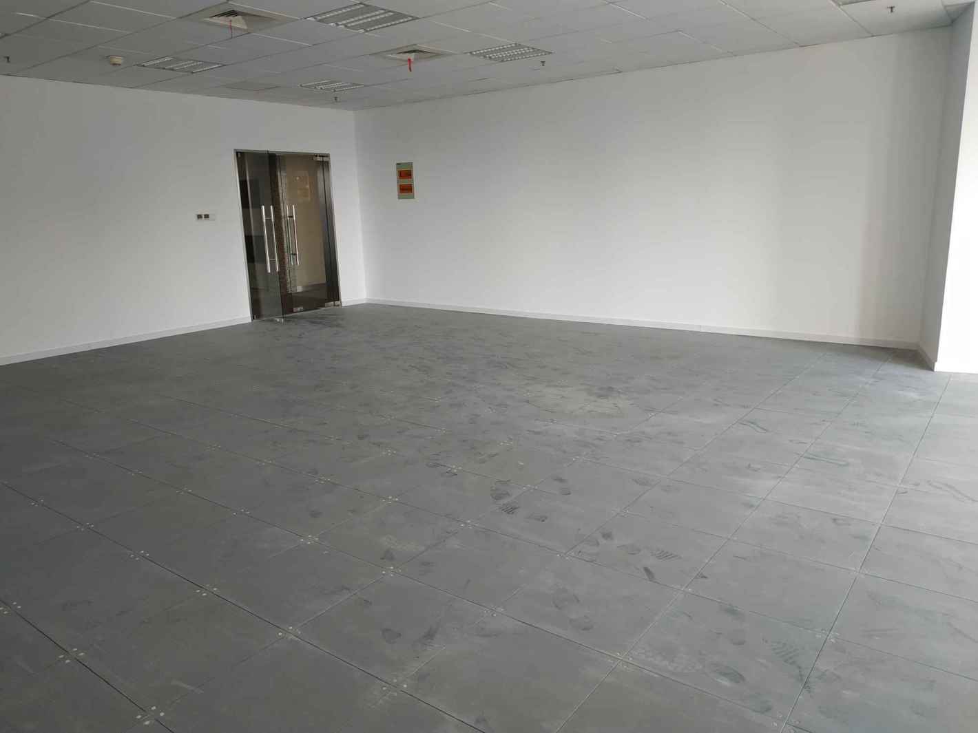 友力国际大厦友力国际大厦　江宁路地铁口　三面采光　高区大半层