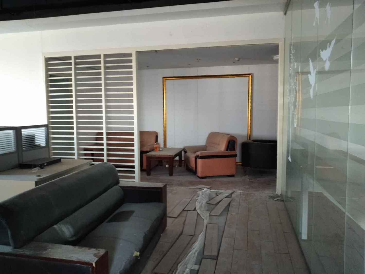 建配龙国际家居宝山 建配龙国际家居 212平米 中等装修