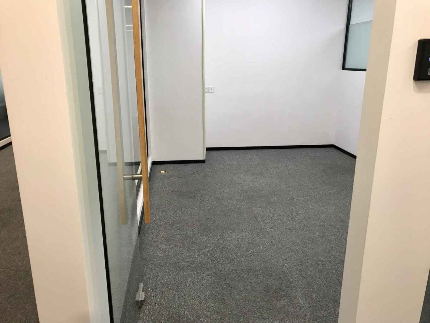 新漕河泾国际商务中心徐汇 新漕河泾国际商务中心 81平米 中等装修