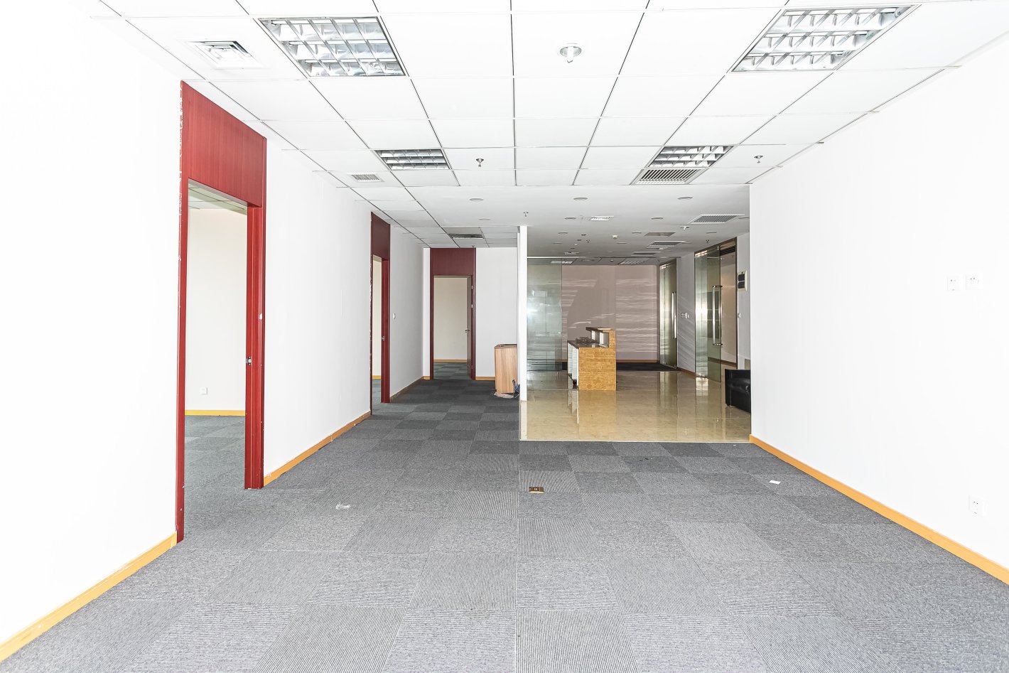 华滋奔腾大厦宝山 华滋奔腾大厦 239平米 中等装修