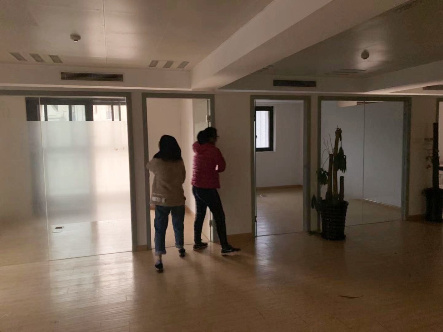 苏宁天御国际广场普陀 苏宁天御国际广场 136平米 中等装修