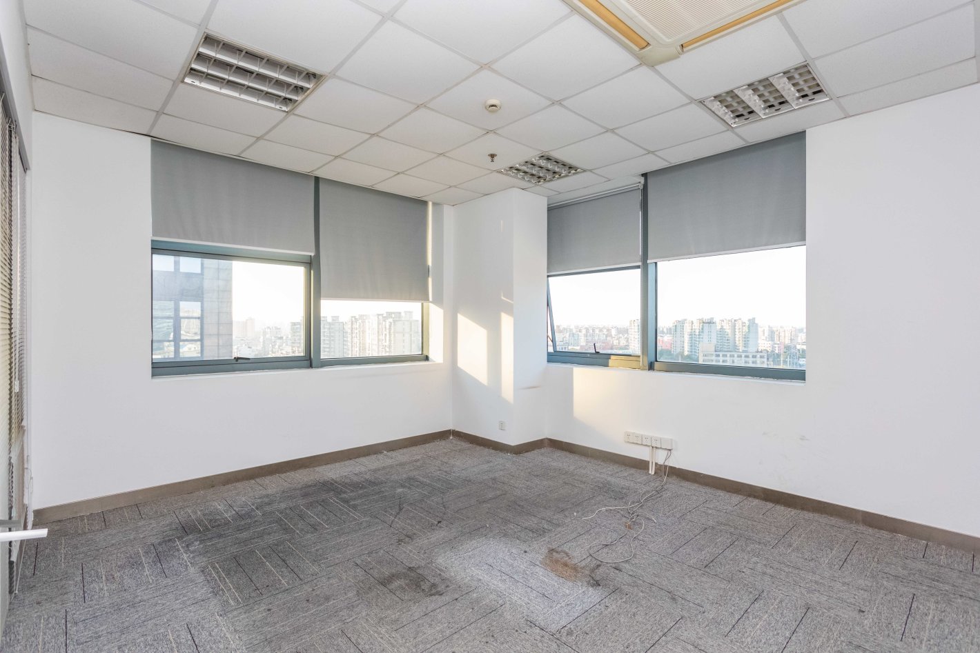 江裕大厦静安 江裕大厦 243平米 简装修