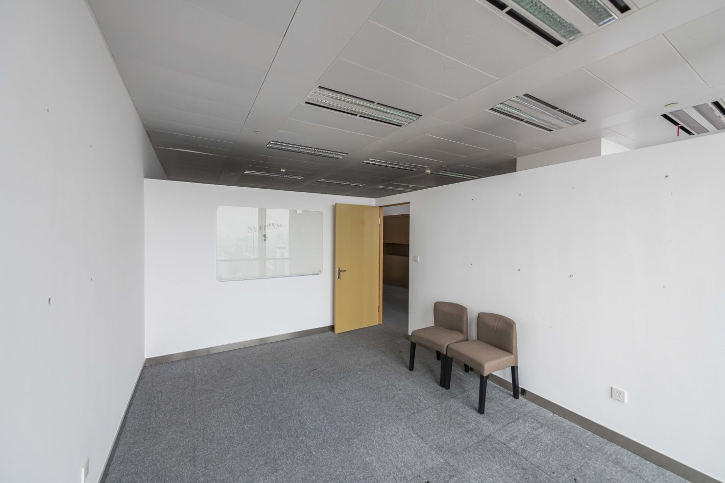 东方蓝海国际广场杨浦 东方蓝海国际广场 278平米 中等装修