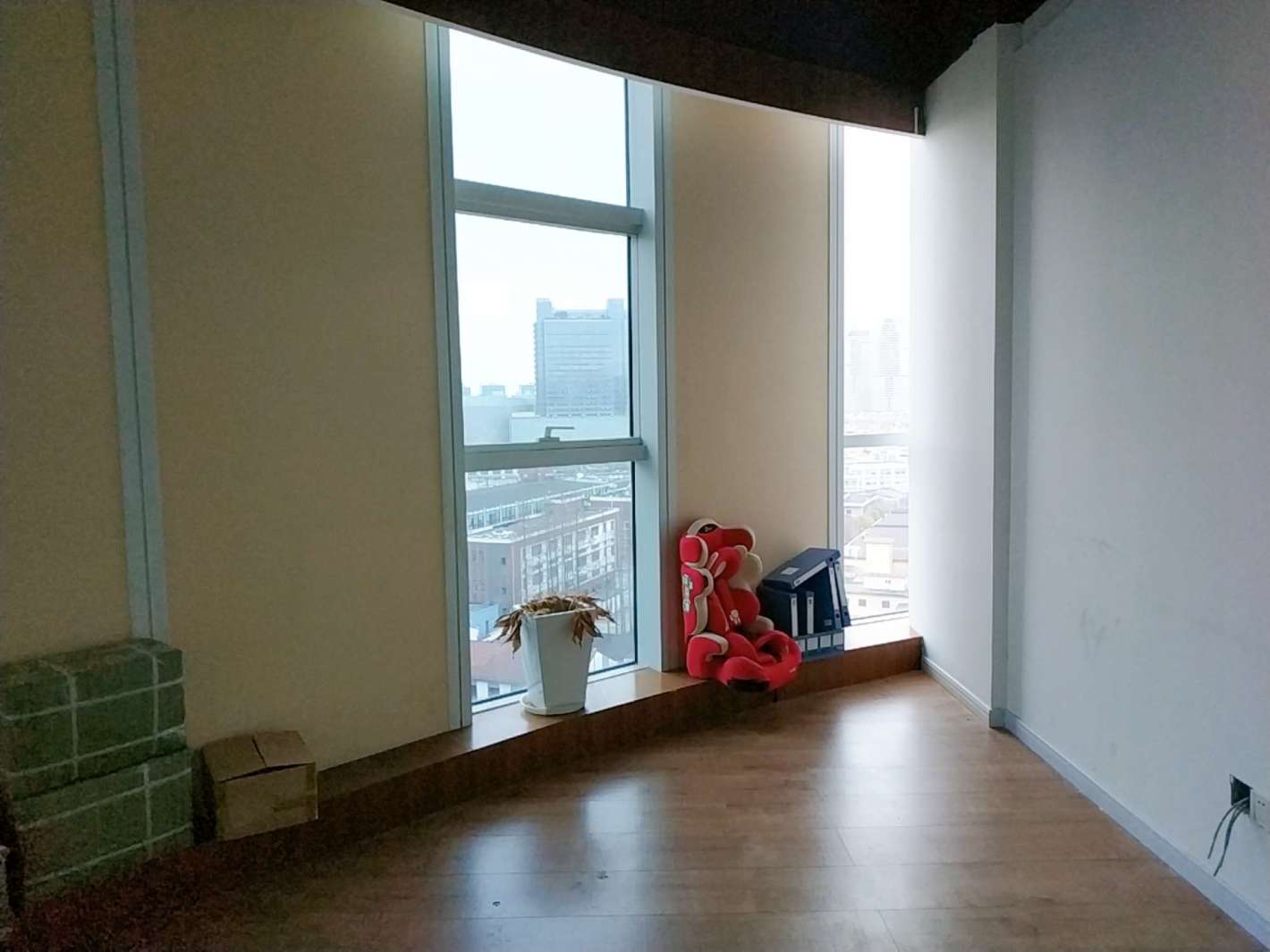 近铁城市广场普陀 近铁城市广场 411平米 中等装修