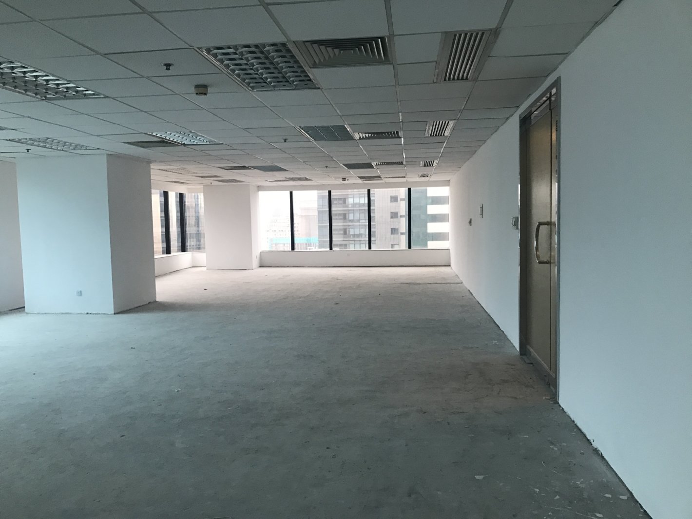 申亚金融广场长宁 申亚金融广场 576平米 简装修