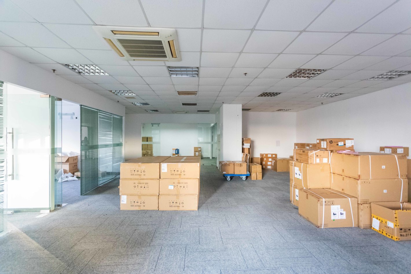 江裕大厦静安 江裕大厦 243平米 简装修