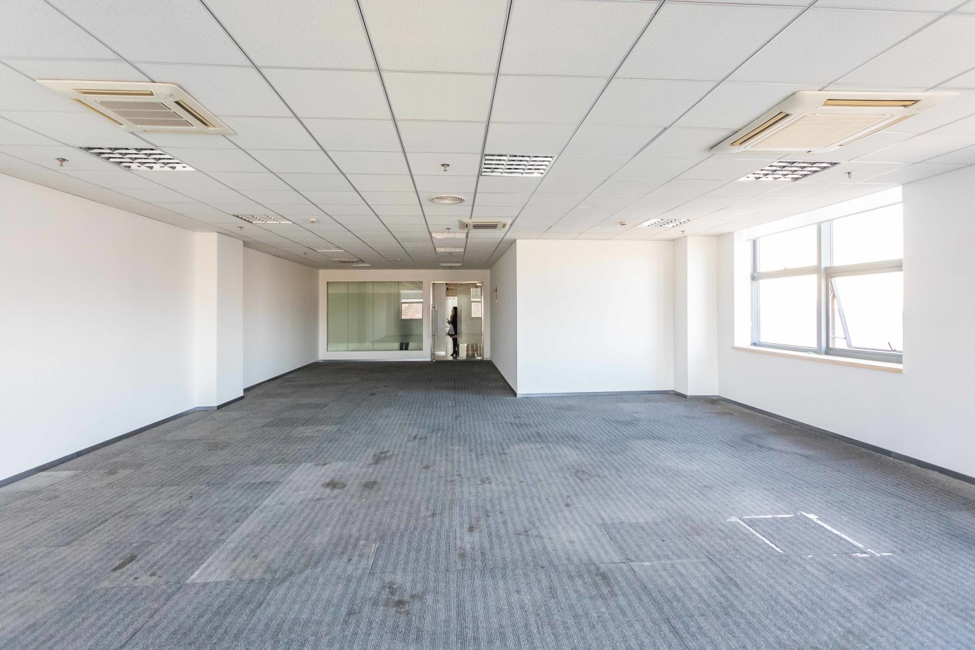 江裕大厦大宁 /延长路 江裕大厦 151.2平米 中等装修