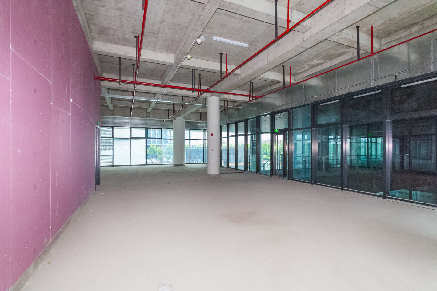 浦江科技广场8号线浦江镇站50米 行业不限1063㎡ 落地窗视野开阔