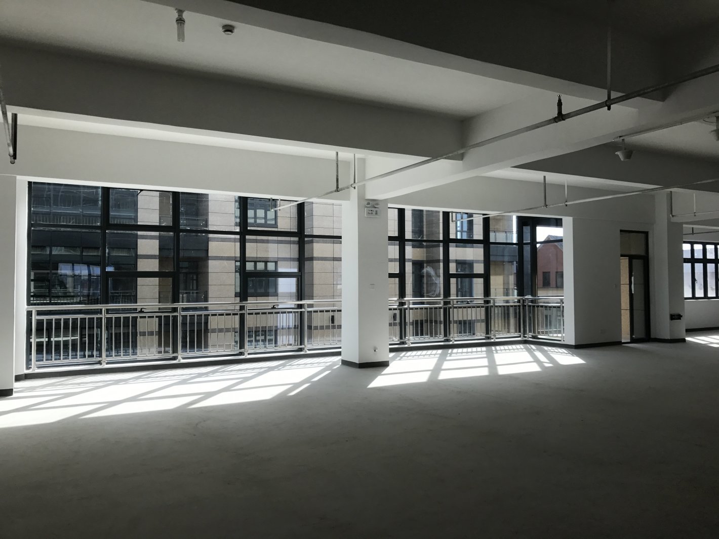 飞马旅51center 园区静安 飞马旅51center 园区 1006平米 简装修