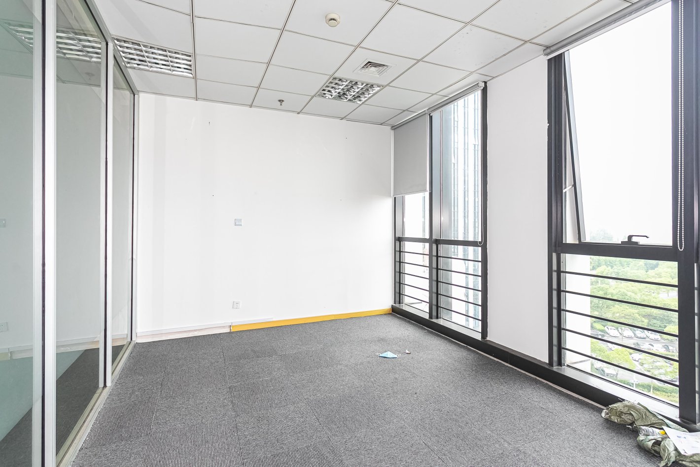 华滋奔腾大厦宝山 华滋奔腾大厦 239平米 中等装修