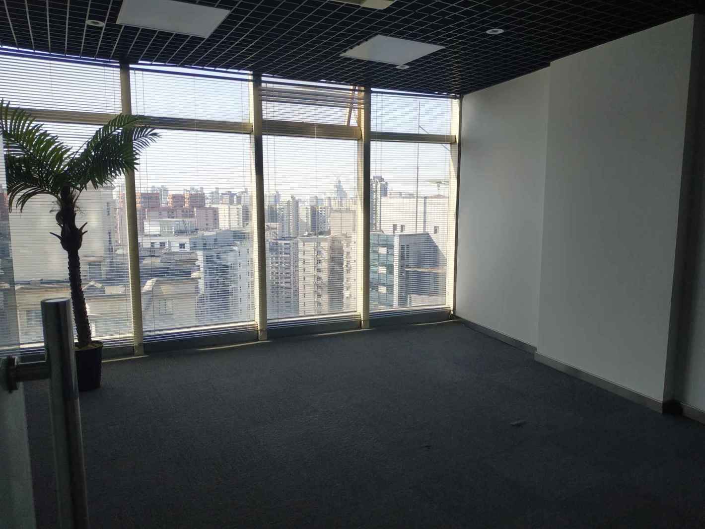 源达大厦普陀 源达大厦 200平米 中等装修