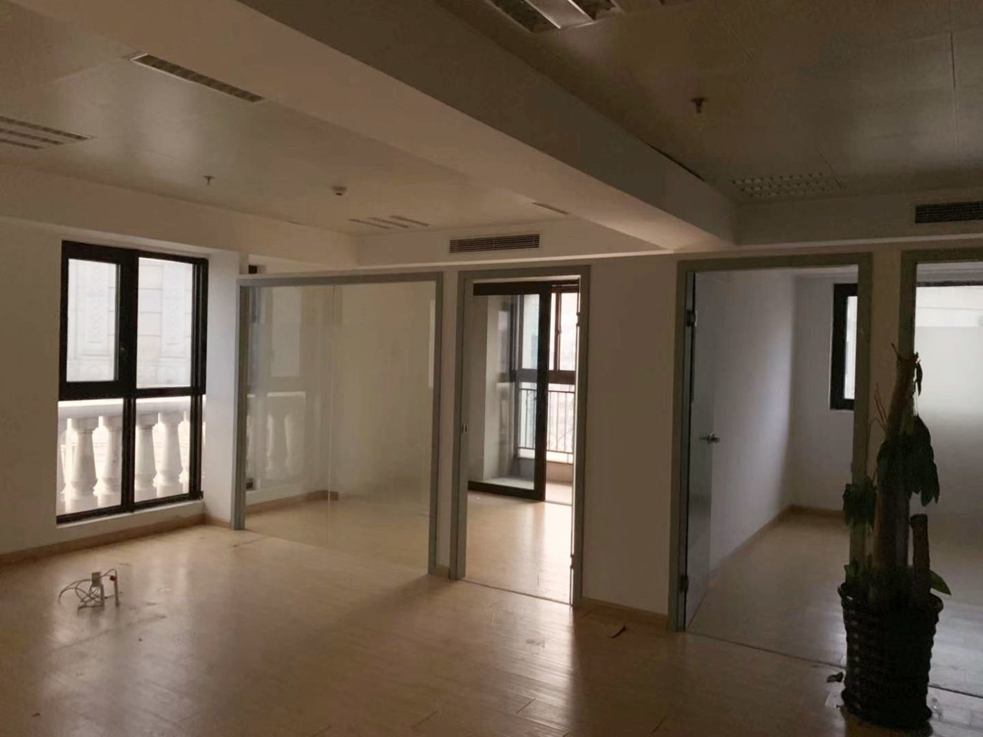 苏宁天御国际广场普陀 苏宁天御国际广场 136平米 中等装修