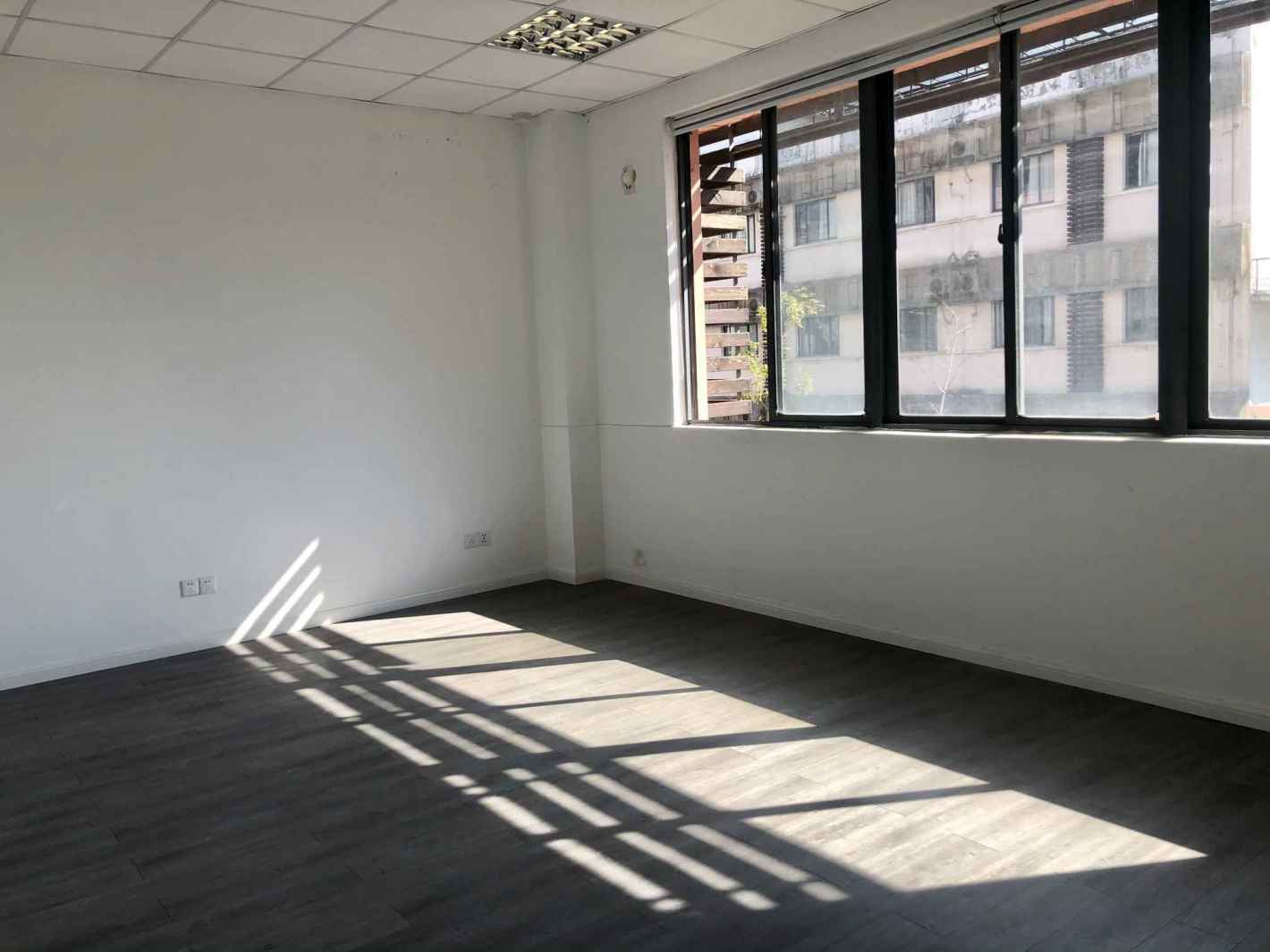 徐汇创意阁169平米办公室出租-租金价格4.26元/m²/天
