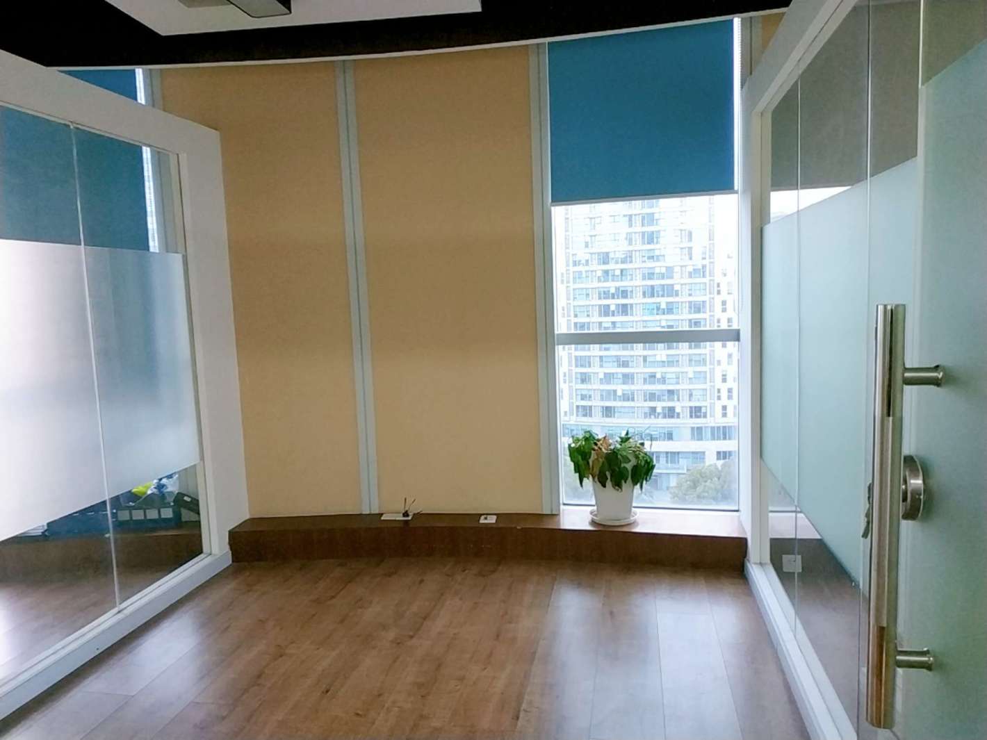 近铁城市广场普陀 近铁城市广场 411平米 中等装修