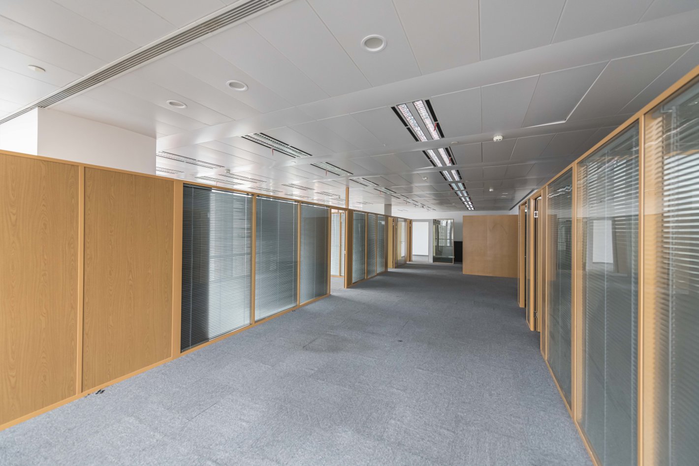 东方蓝海国际广场杨浦 东方蓝海国际广场 278平米 中等装修