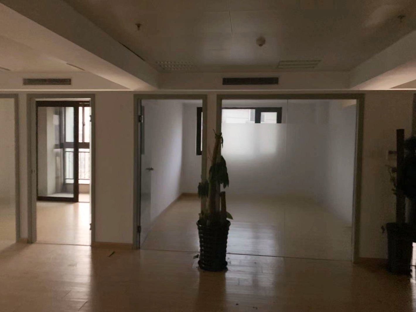 苏宁天御国际广场普陀 苏宁天御国际广场 136平米 中等装修