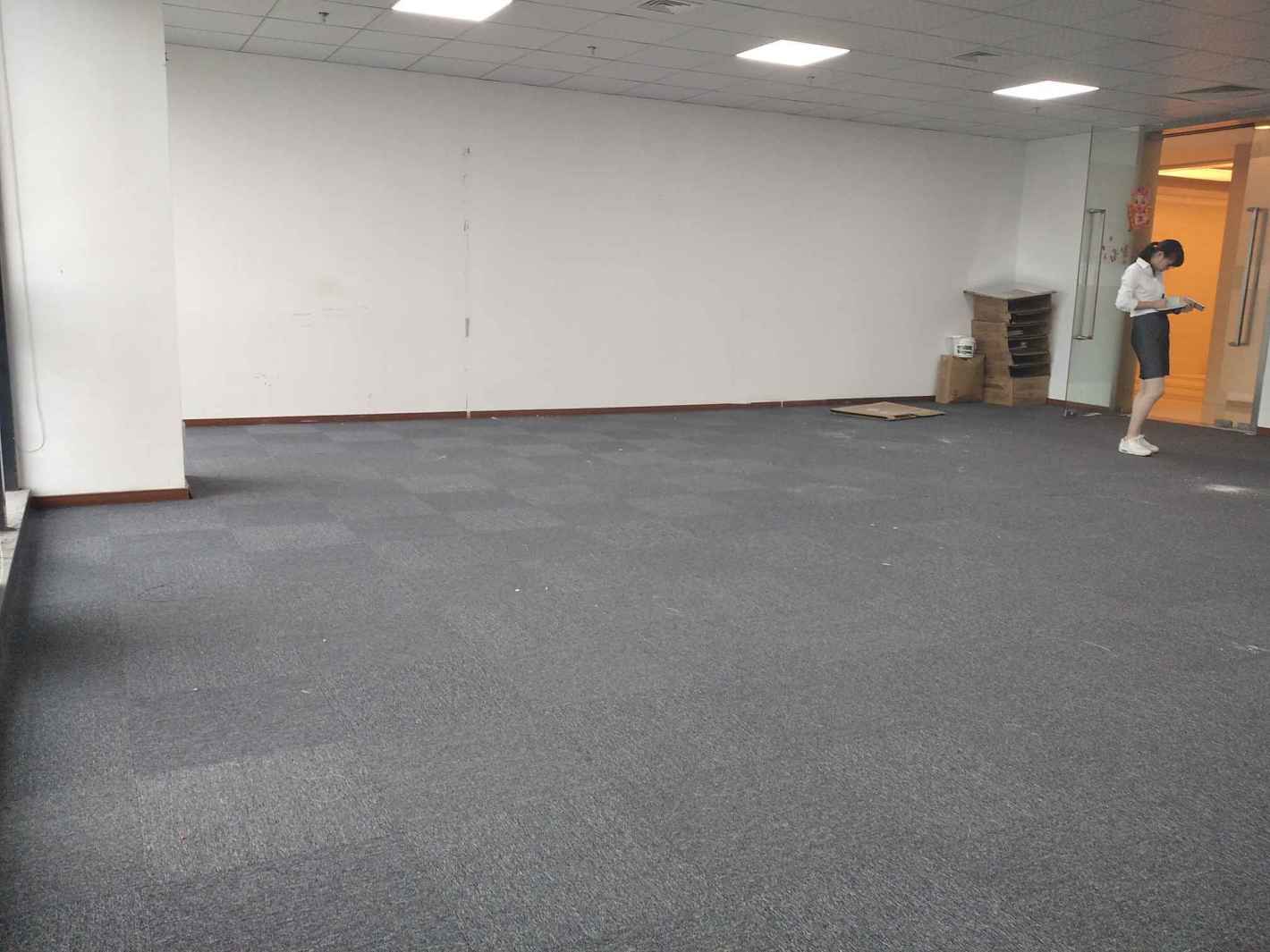 华滋奔腾大厦宝山 华滋奔腾大厦 103平米 简装修