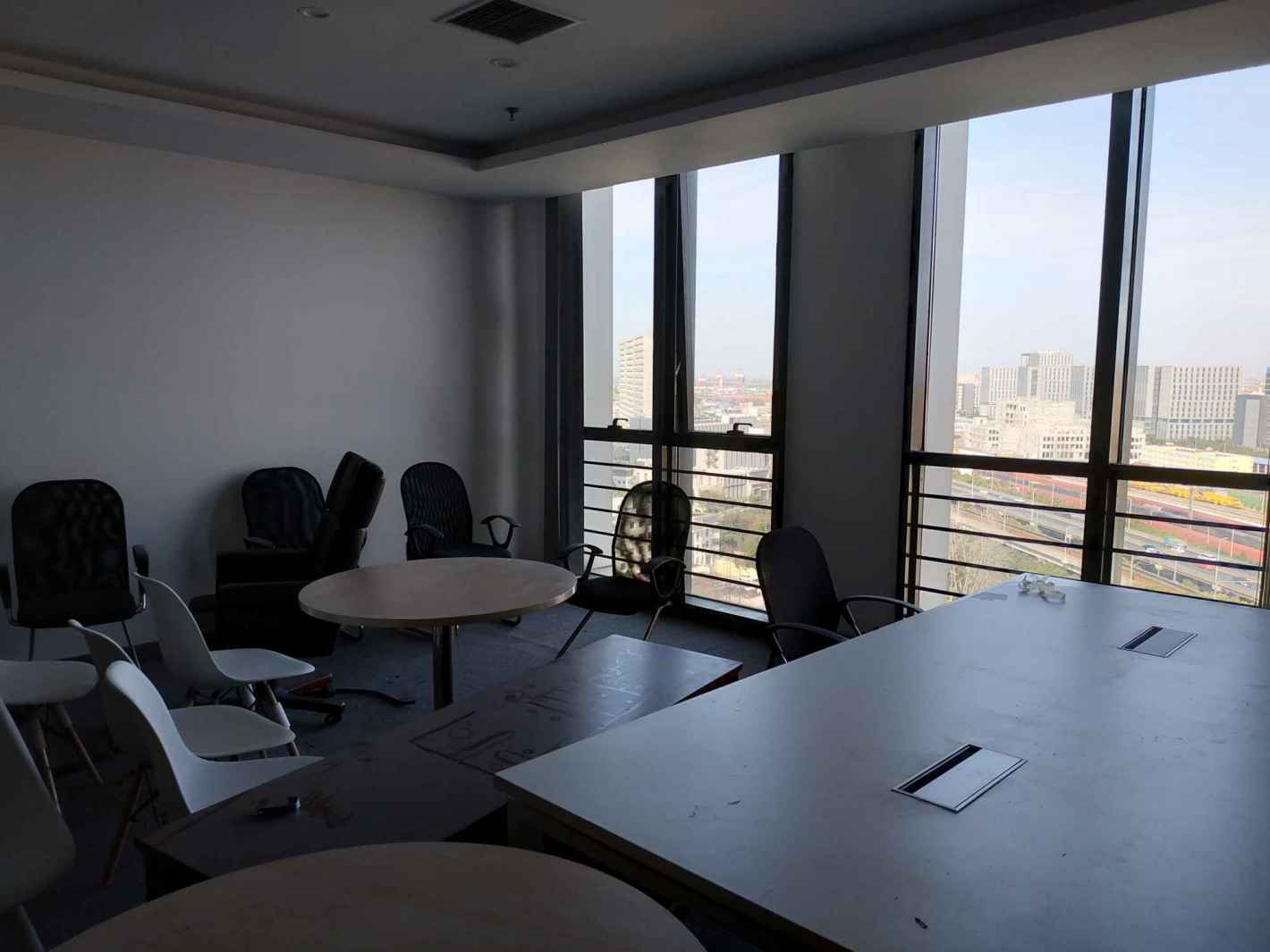 华滋奔腾大厦宝山 华滋奔腾大厦 291平米 中等装修