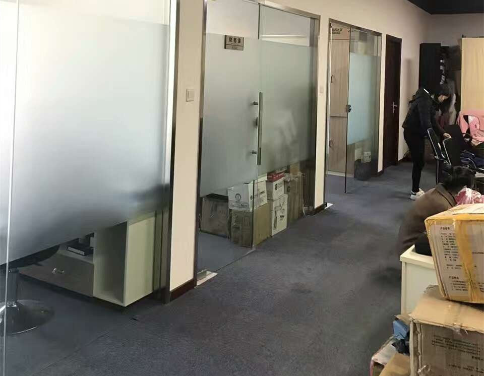 华滋奔腾大厦宝山 华滋奔腾大厦 238平米 精装修