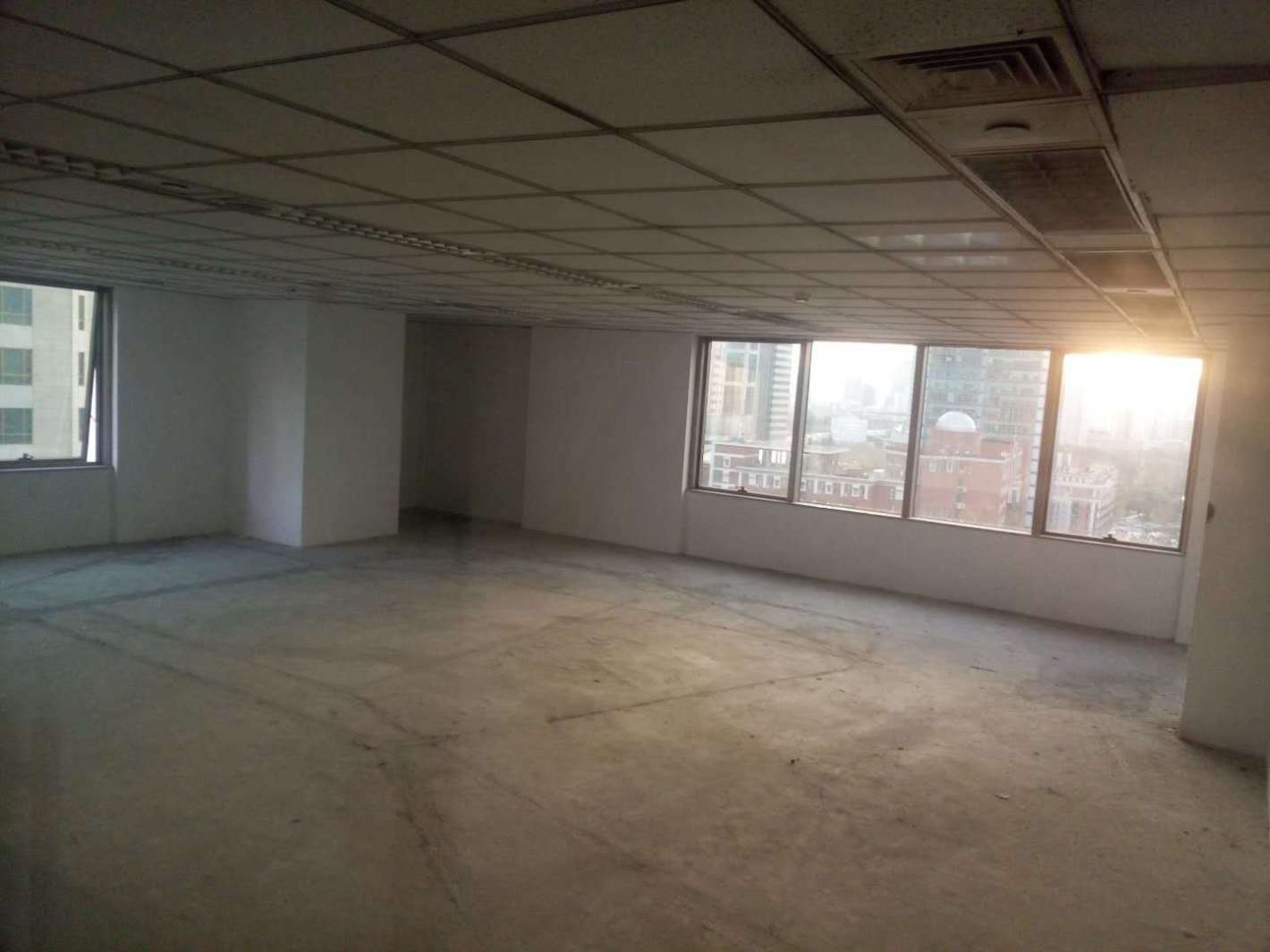 世界贸易大厦黄浦 世界贸易大厦 382平米 简装修