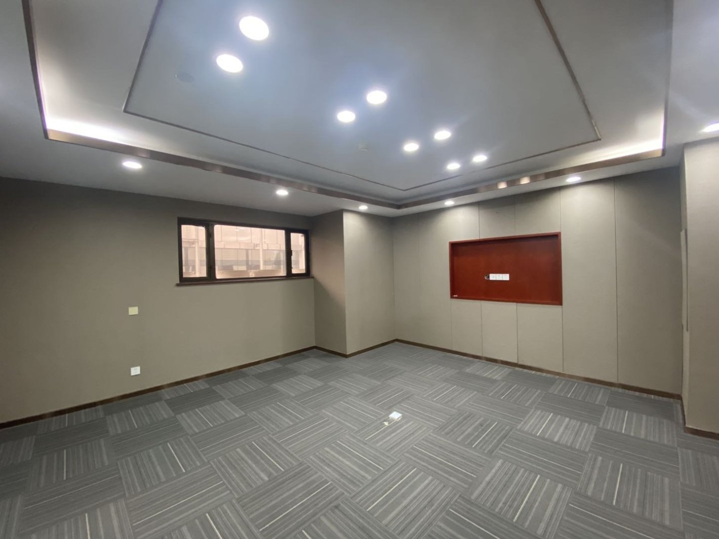 国峰科技大厦48平米办公室出租-租金价格3.65元/m²/天