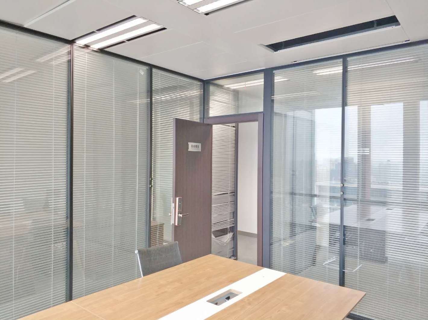 东方蓝海国际广场杨浦 东方蓝海国际广场 252平米 简装修