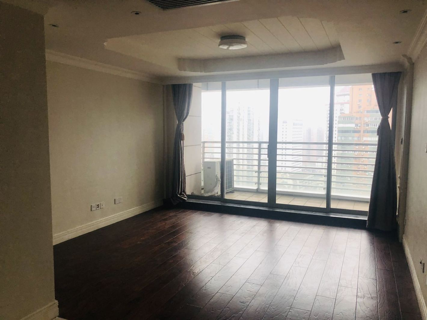 日月光伯爵居黄浦 日月光伯爵居 137平米 毛坯