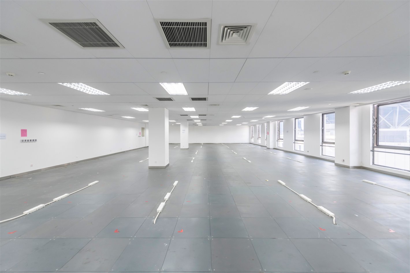 国家会展中心青浦 国家会展中心 3200平米 简装修