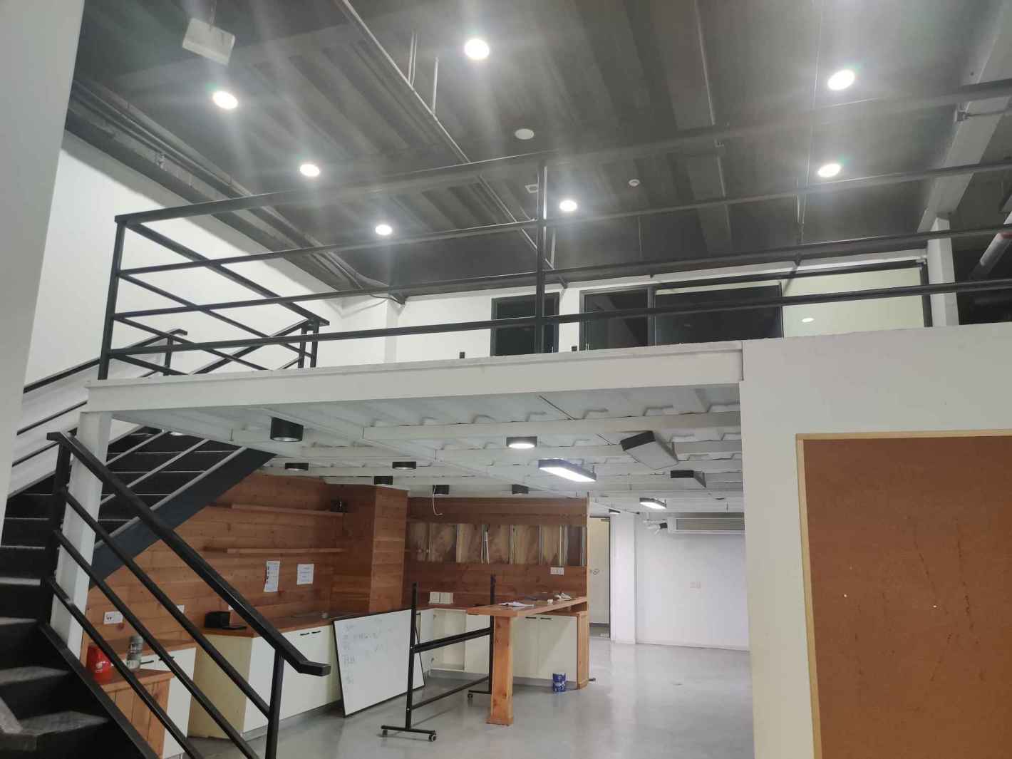 汇智园满星空间静安 汇智园满星空间 325平米 毛坯