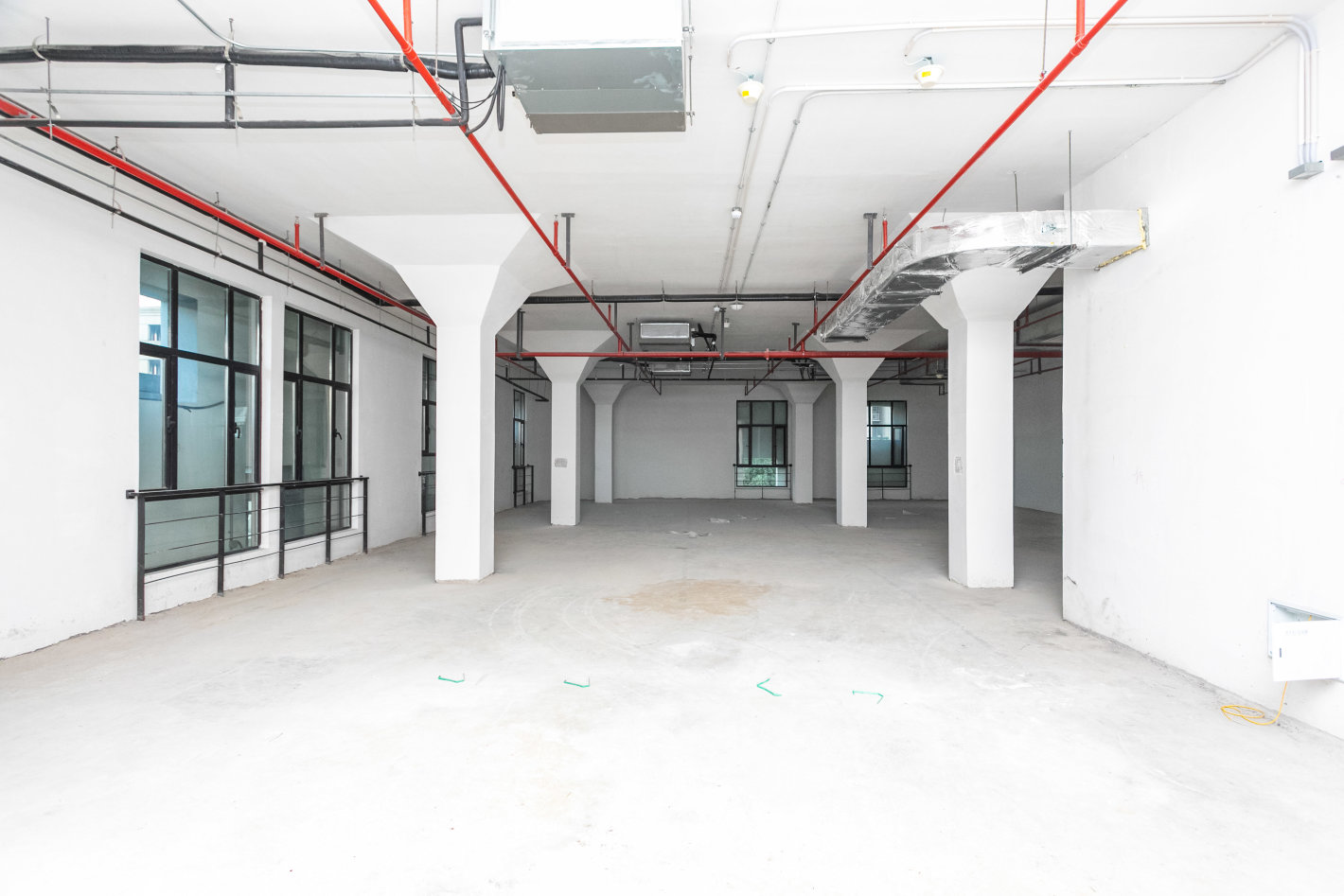 宝山新业坊源创宝山 宝山新业坊源创 483平米 毛坯