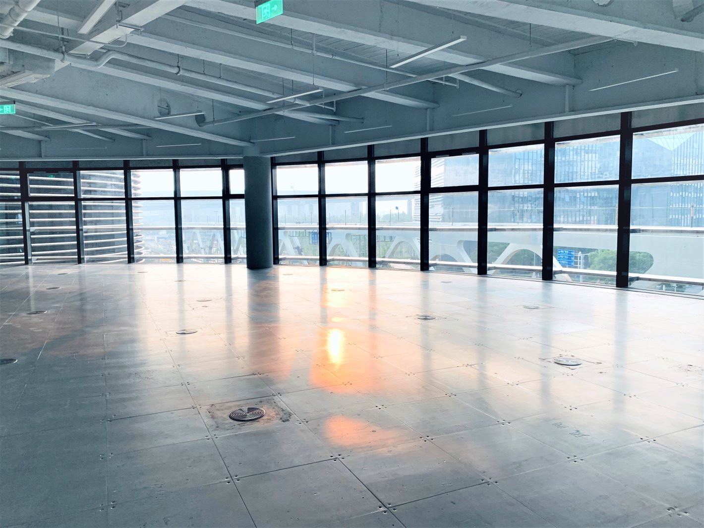 诺亚财富中心（原虹桥新地中心）长宁 诺亚财富中心（原虹桥新地中心） 233平米 简装修