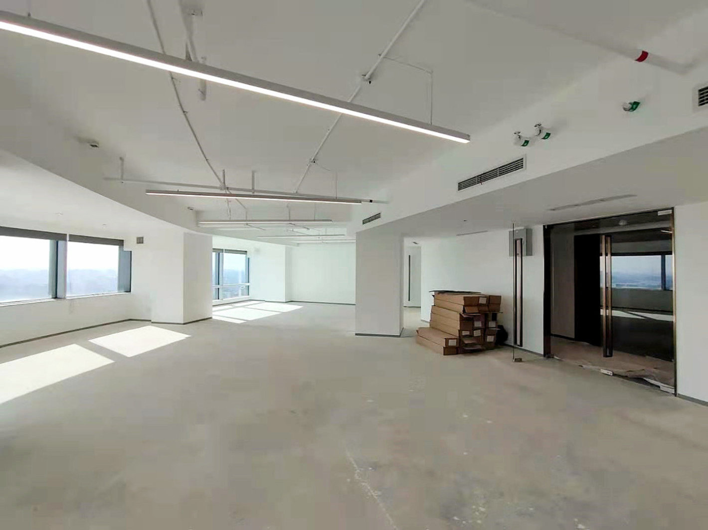 中港汇黄浦(原长城金融大厦)黄浦 中港汇黄浦(原长城金融大厦) 296平米 简装修