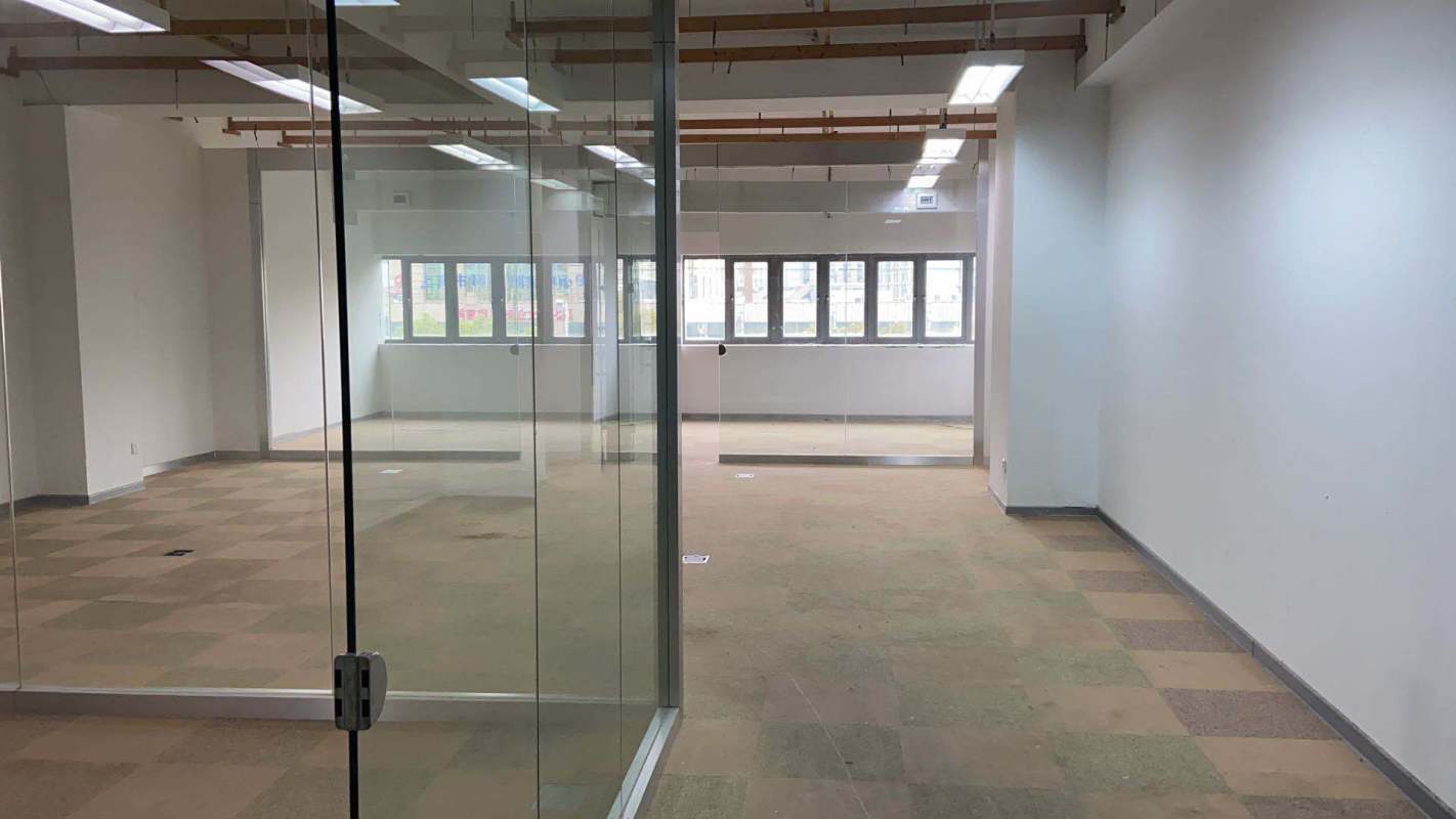 浦江智谷商务园闵行 浦江智谷商务园 188平米 中等装修