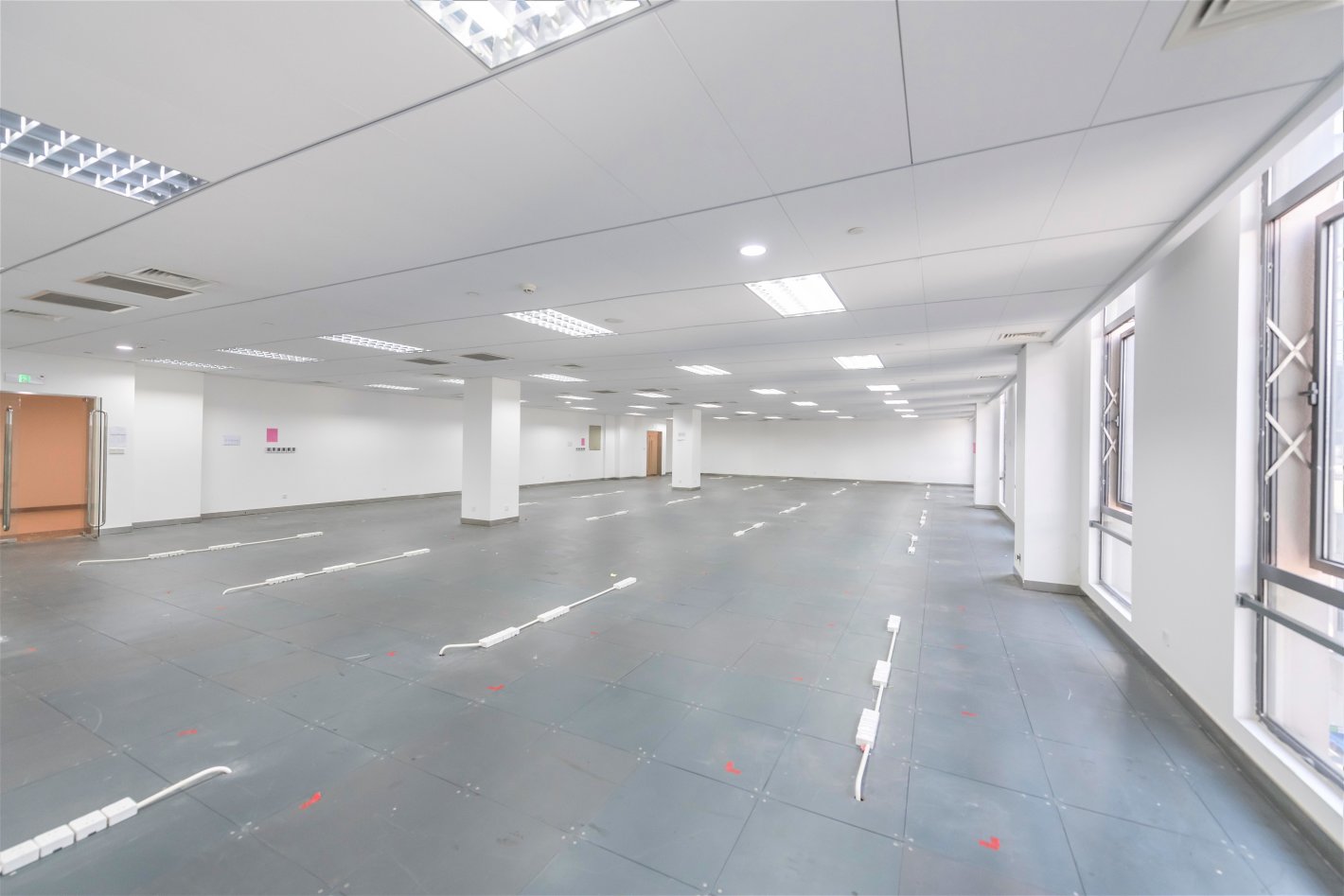 国家会展中心青浦 国家会展中心 3200平米 简装修