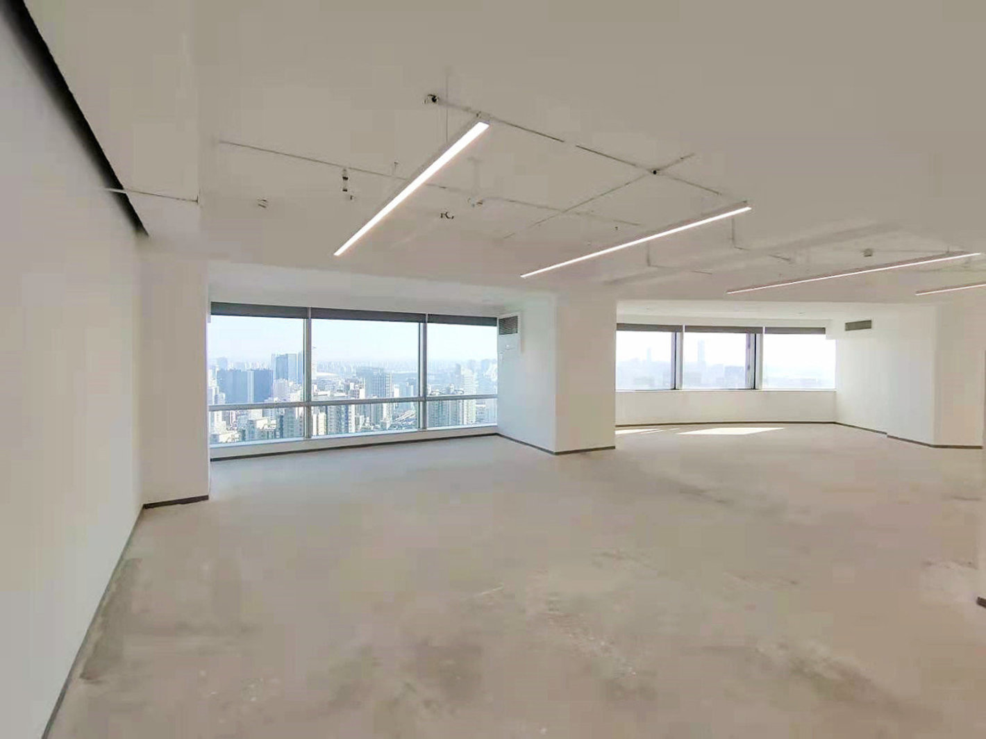 中港汇黄浦(原长城金融大厦)黄浦 中港汇黄浦(原长城金融大厦) 296平米 简装修