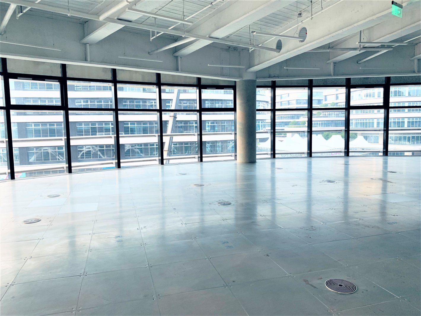 诺亚财富中心（原虹桥新地中心）长宁 诺亚财富中心（原虹桥新地中心） 233平米 简装修