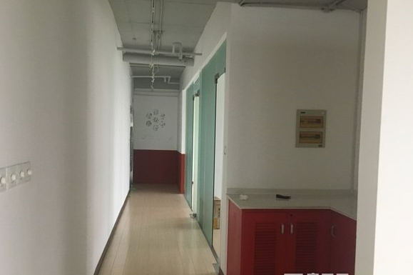 申亚金融广场长宁 申亚金融广场 226平米 精装修