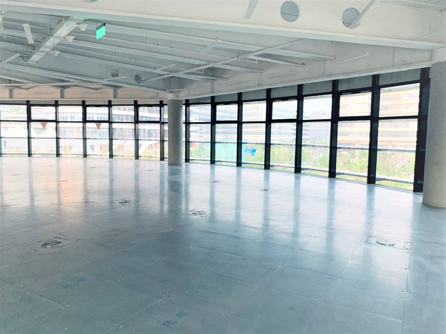 诺亚财富中心（原虹桥新地中心）长宁 诺亚财富中心（原虹桥新地中心） 233平米 简装修