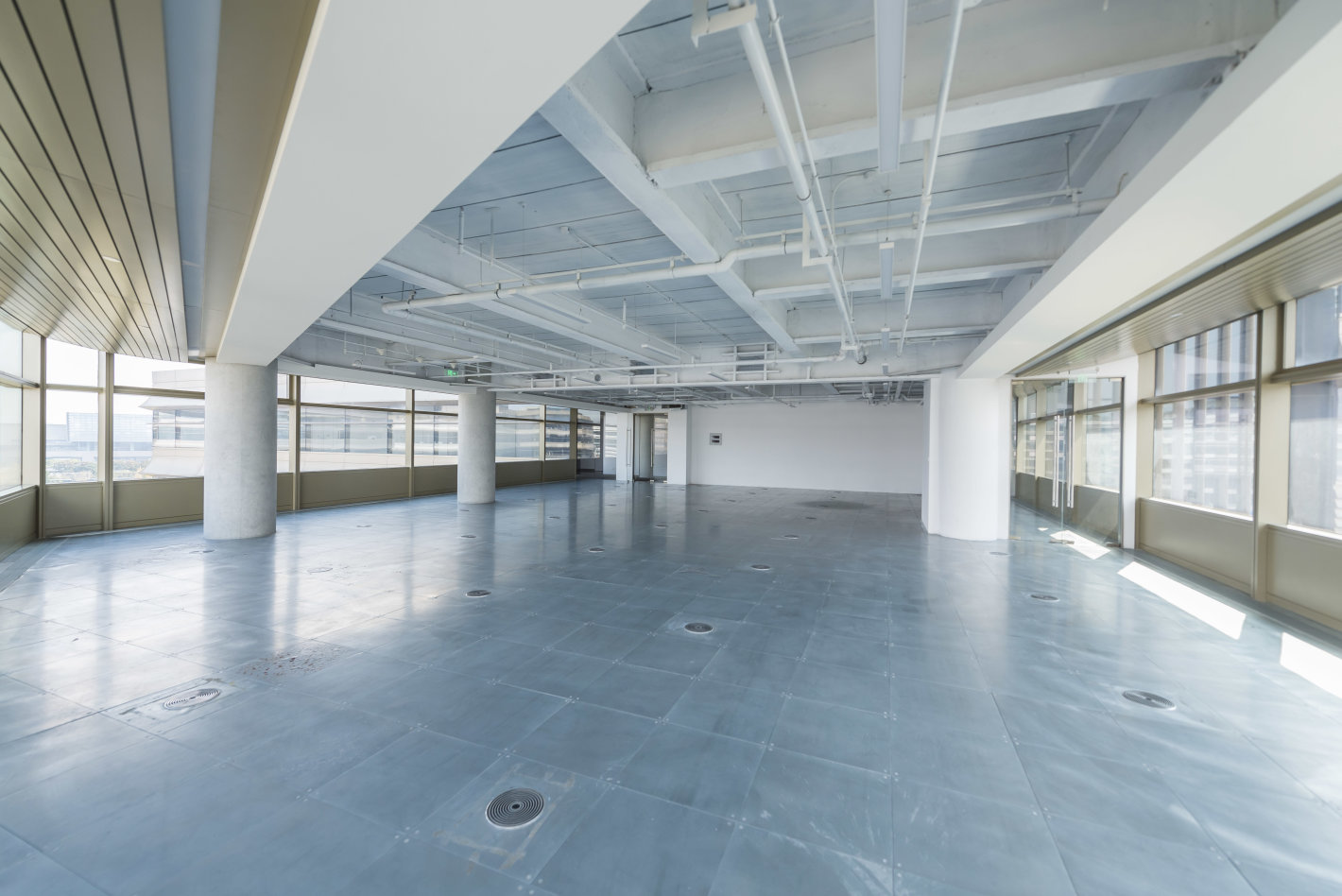 诺亚财富中心（原虹桥新地中心）长宁 诺亚财富中心（原虹桥新地中心） 352平米 简装修