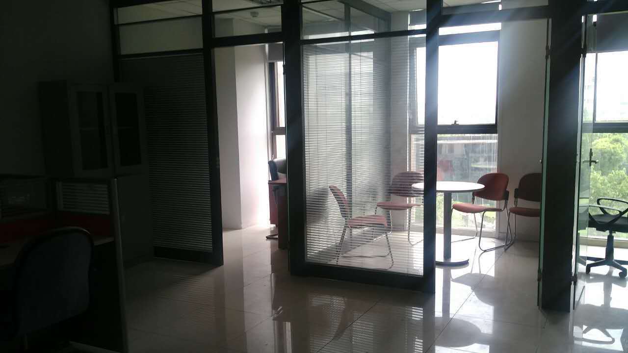 绿地威科国际商业广场普陀 绿地威科国际商业广场 230平米 中等装修